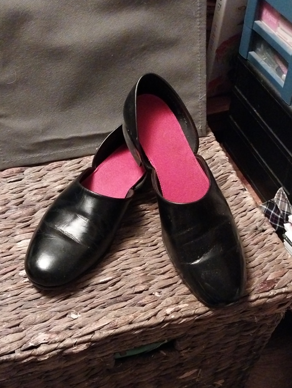Men's Black Slip-On Flats with Red Insole